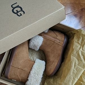 UGG